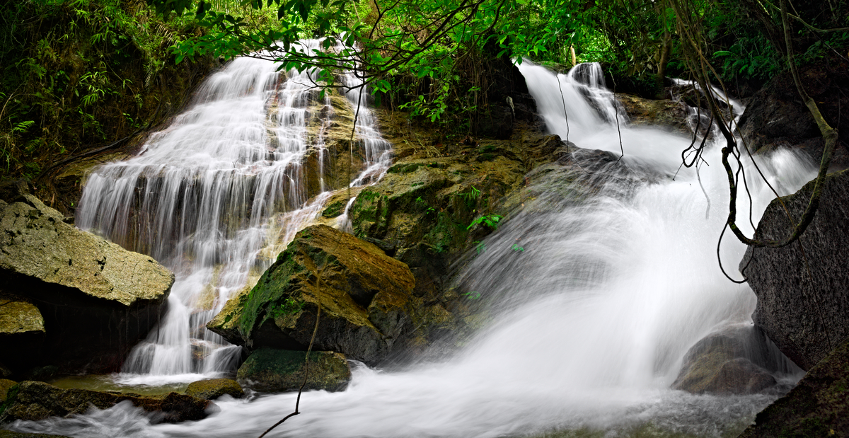latagadingfalls1web.jpg