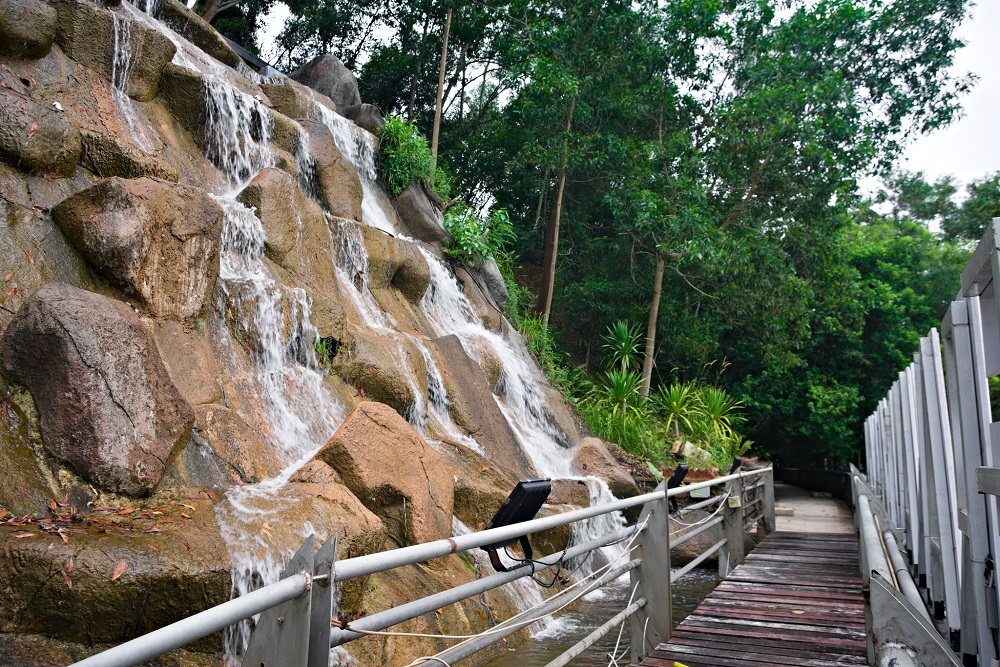 atbukitsebukor02web.jpg